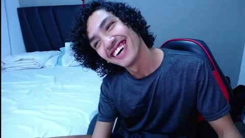 Snapshot of tayronx33 chatting on October 8, 1:14 am Tayron online show from October 8, 1:14 am