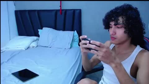 Snapshot of tayronx33 chatting on November 2, 6:21 pm Tayron online show from November 2, 6:21 pm