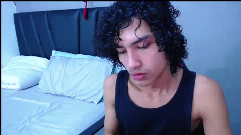 Snapshot of tayronx33 chatting on November 3, 5:47 pm Tayron online show from November 3, 5:47 pm