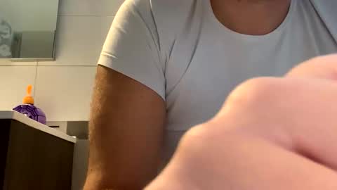 Tbest1986 online show from November 29, 2:42 pm