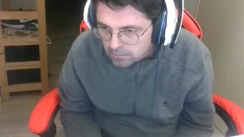 Snapshot of tchecky2 chatting on February 19, 3:28 am tchecky2 online show from February 19, 3:28 am