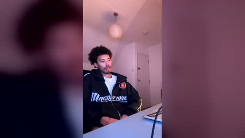 Snapshot of tdr1998 chatting on February 26, 12:26 pm tdr1998 online show from February 26, 12:26 pm