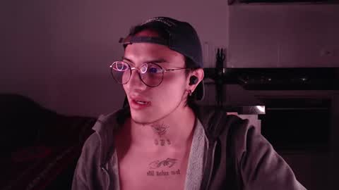 Snapshot of te0__0 chatting on February 27, 4:52 am Teo independent model online show from February 27, 4:52 am