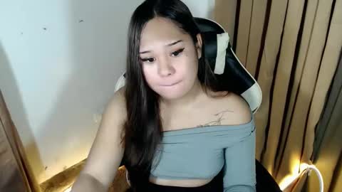 Snapshot of teachernovaa chatting on February 23, 9:34 pm Christine online show from February 23, 9:34 pm