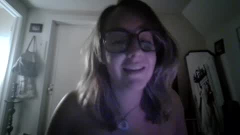 Snapshot of teacup2204 chatting on August 1, 2:00 am Sera online show from August 1, 2:00 am
