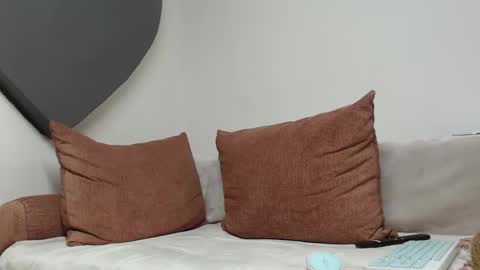 ALICIA--- online show from October 7, 5:48 am