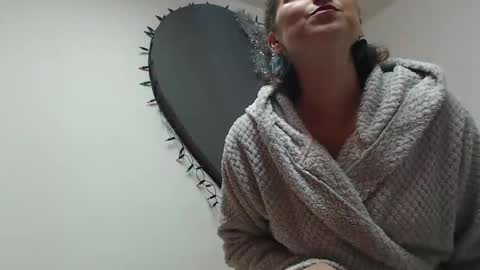 ALICIA--- online show from December 17, 9:04 am