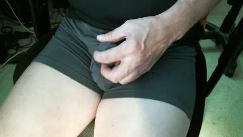 Snapshot of techloot chatting on October 3, 6:05 pm techloot online show from October 3, 6:05 pm