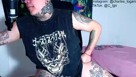 Charlee He online show from May 13, 1:03 am
