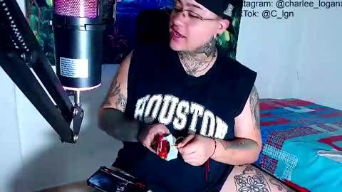 Charlee He online show from May 20, 7:53 pm