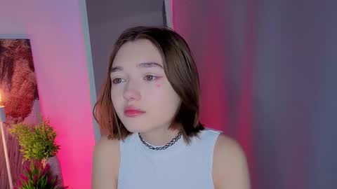 Snapshot of tecna_tonic chatting on February 2, 5:17 am all me precious online show from February 2, 5:17 am