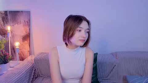 Snapshot of tecna_tonic chatting on February 9, 5:33 am all me precious online show from February 9, 5:33 am