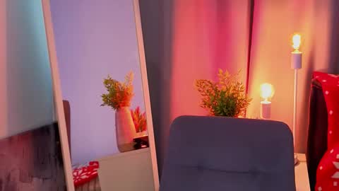 Snapshot of tecna_tonic chatting on February 23, 5:27 am all me precious online show from February 23, 5:27 am