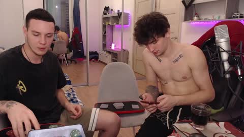 Teddy online show from December 10, 1:22 pm