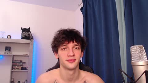 Teddy online show from December 18, 12:10 am