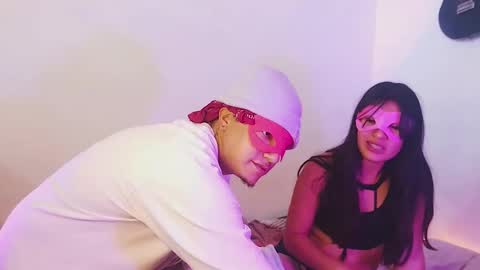 Shelovesthemask online show from November 26, 5:03 pm