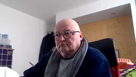 Snapshot of tedy6374 chatting on November 16, 12:33 pm tedy6374 online show from November 16, 12:33 pm