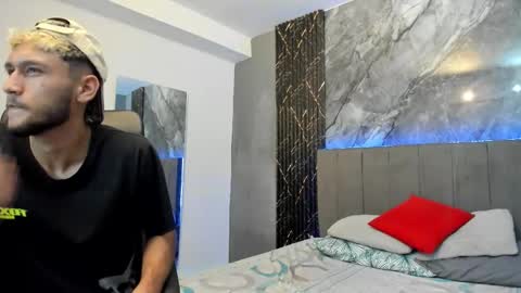 Snapshot of tedyx99 chatting on March 8, 2:04 am Tedy online show from March 8, 2:04 am