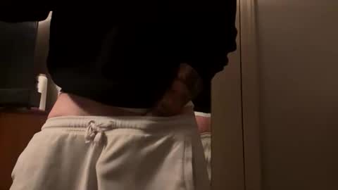 Twizzler online show from October 10, 2:21 am