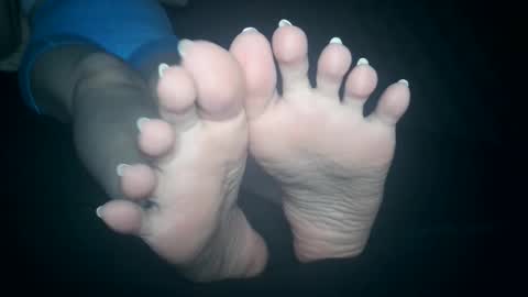 Viv West online show from October 24, 4:20 am