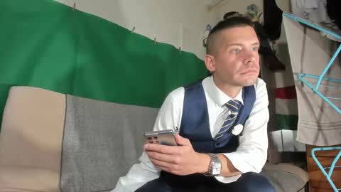 Snapshot of telepaticman chatting on October 22, 8:36 am Virg Lszl online show from October 22, 8:36 am