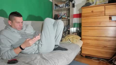 Snapshot of telepaticman chatting on October 28, 2:37 am Virg Lszl online show from October 28, 2:37 am