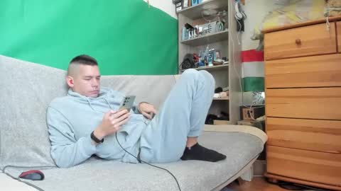 Snapshot of telepaticman chatting on October 31, 11:22 am Virg Lszl online show from October 31, 11:22 am