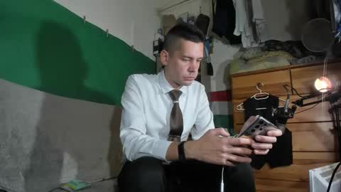 Snapshot of telepaticman chatting on November 5, 4:18 pm Virg Lszl online show from November 5, 4:18 pm