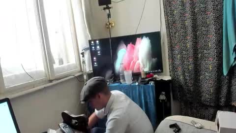 Snapshot of telepaticman chatting on November 11, 11:21 am Virg Lszl online show from November 11, 11:21 am