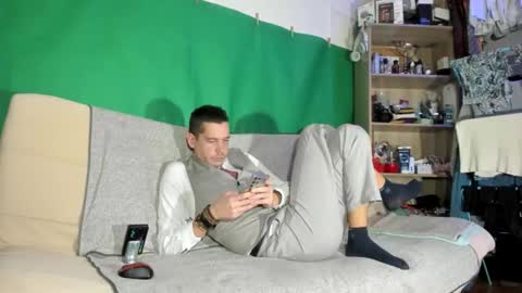 Snapshot of telepaticman chatting on December 4, 6:38 pm Virg Lszl online show from December 4, 6:38 pm