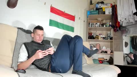 Snapshot of telepaticman chatting on January 18, 4:44 pm Virg Lszl online show from January 18, 4:44 pm