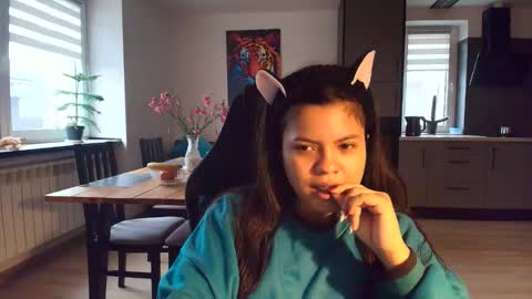 Snapshot of tell_me_goddess chatting on November 10, 9:19 am Amazing SALOME online show from November 10, 9:19 am