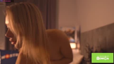 Snapshot of telladreamer_ chatting on January 10, 3:06 pm Tella online show from January 10, 3:06 pm