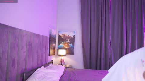 Snapshot of telladreamer_ chatting on November 8, 10:15 am Tella online show from November 8, 10:15 am