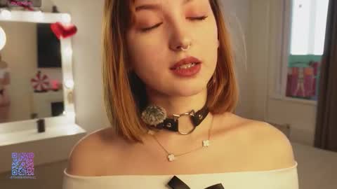 Sarah     online show from February 16, 8:10 am