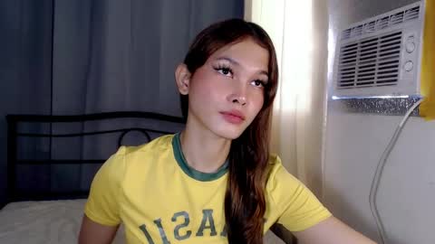 Lily online show from May 23, 4:29 am