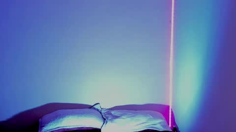 Sara online show from April 25, 3:42 pm