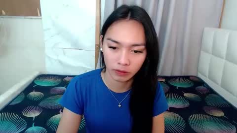 YOGIRL MAXINE online show from April 28, 5:01 am