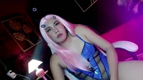Snapshot of temptressxx_69 chatting on May 17, 3:52 pm temptressxx_69 online show from May 17, 3:52 pm