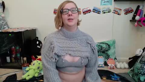 Snapshot of ten_tickle_pixie chatting on January 7, 7:16 pm Pixie and Tentacle Overlord online show from January 7, 7:16 pm