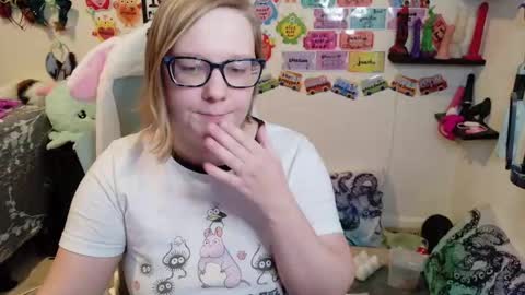 Snapshot of ten_tickle_pixie chatting on February 20, 11:38 pm Pixie and Tentacle Overlord online show from February 20, 11:38 pm