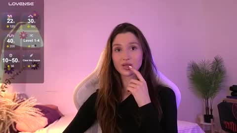 Snapshot of tenderbabyy chatting on November 26, 10:27 am Amina online show from November 26, 10:27 am