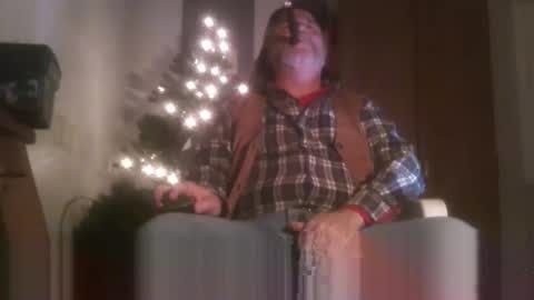 Snapshot of tennredneck chatting on December 23, 4:55 am Tennredneck online show from December 23, 4:55 am