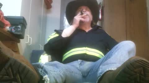 Snapshot of tennredneck chatting on February 11, 5:05 am Tennredneck online show from February 11, 5:05 am