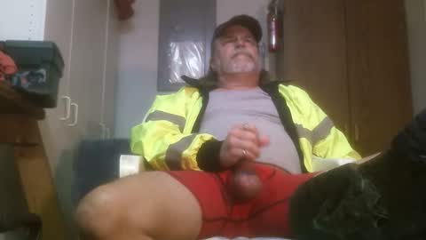 Snapshot of tennredneck chatting on February 26, 5:53 am Tennredneck online show from February 26, 5:53 am