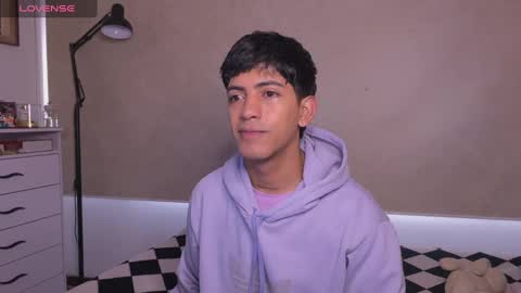 teo browny online show from November 18, 12:42 pm