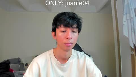 Juanfe  online show from December 14, 1:39 am