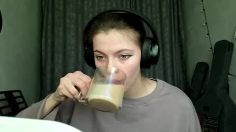 Anny Simpson online show from February 3, 6:11 am