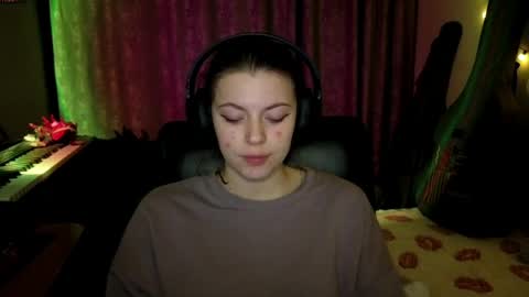 Anny Simpson online show from April 10, 9:41 pm