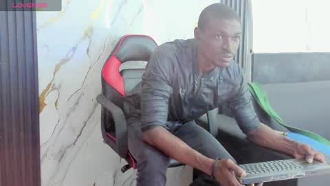 terranze_z online show from October 12, 7:02 pm